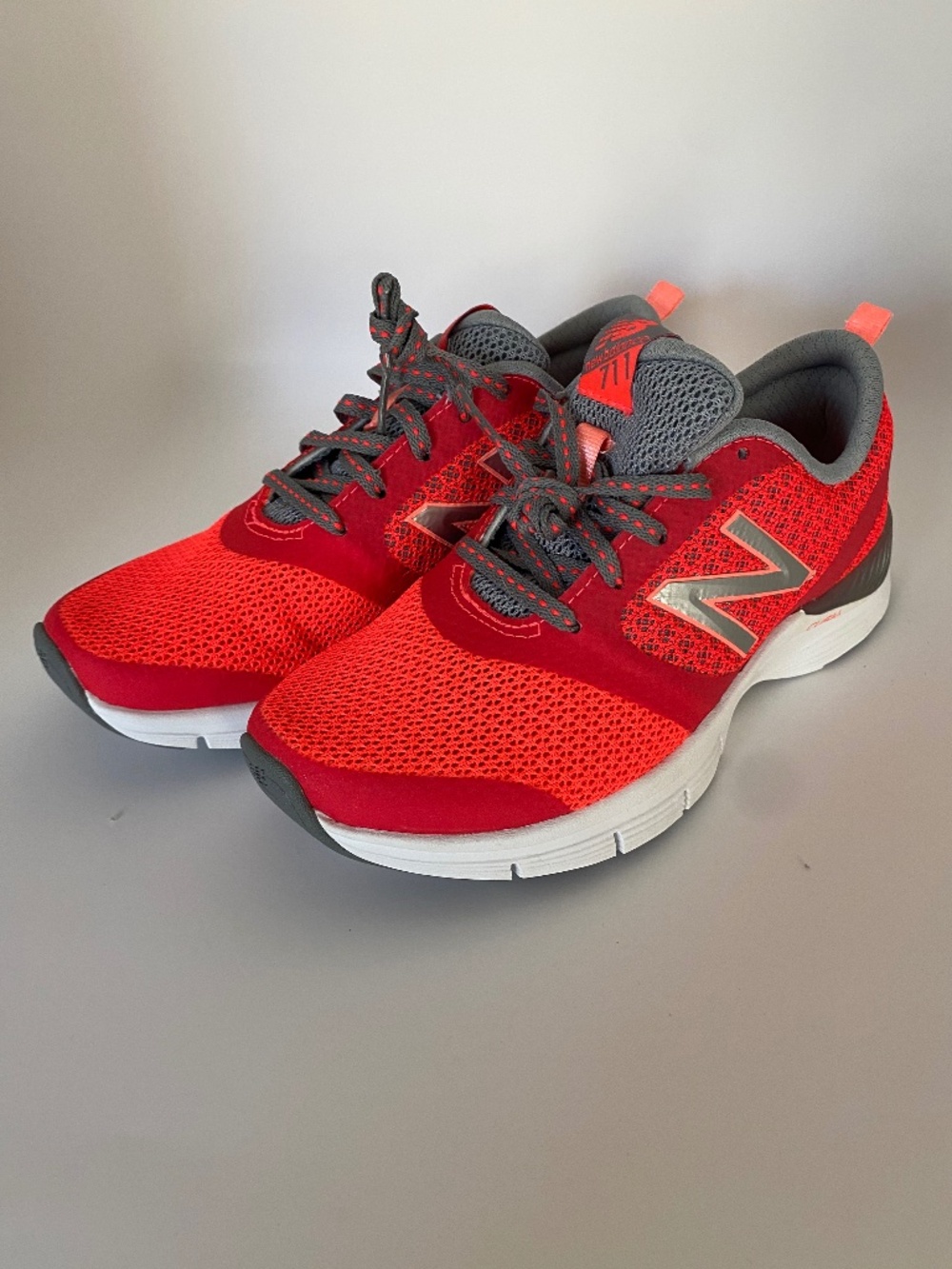 New Balance Athletic Sneaker shoes, Red - Women's US Size 5 (NwoT)